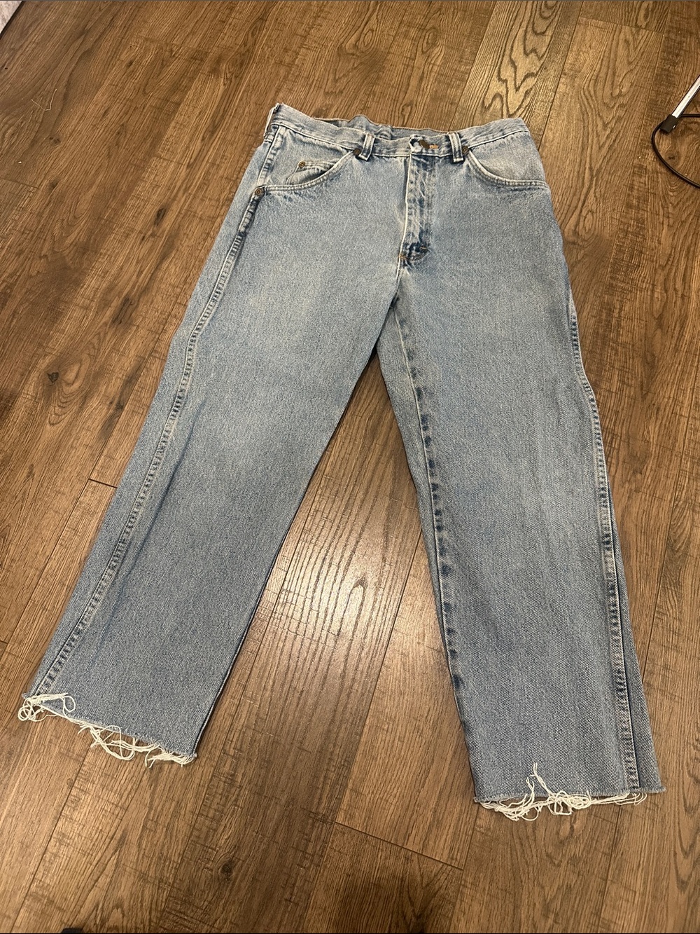Wrangler Jeans Waist 31 Raw Cut Hem Short 23” Inseam Unisex Men’s Women’s